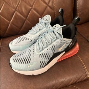 Nike Women’s 270’s Running Shoes Size 9